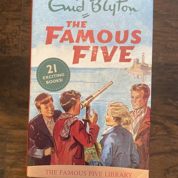 Famous Five Complete Book Set - Picture 3 of 3